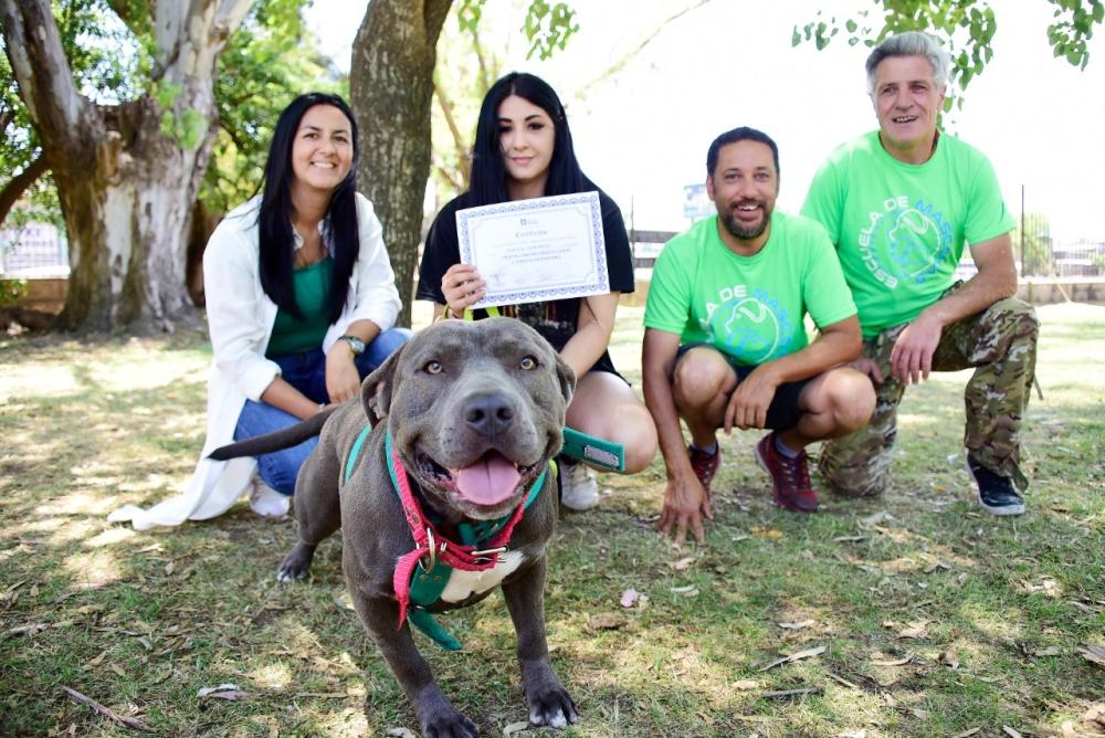 Educando a Boby: vuelve la única escuela de mascotas gratuita del conurbano