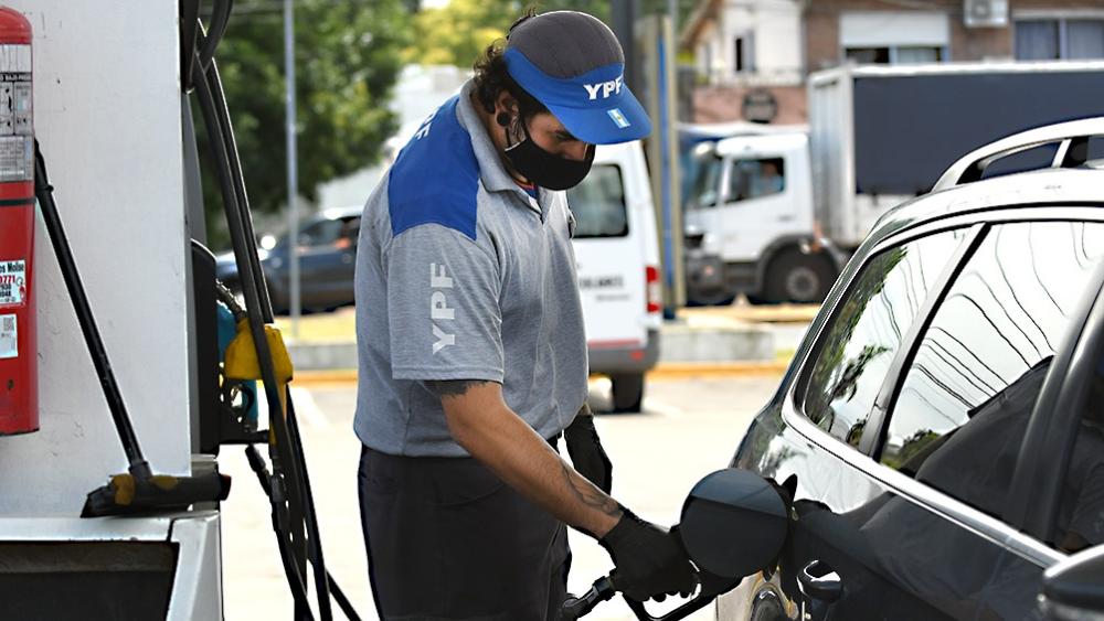 Desde la medianoche: cuánto aumentaron los combustibles