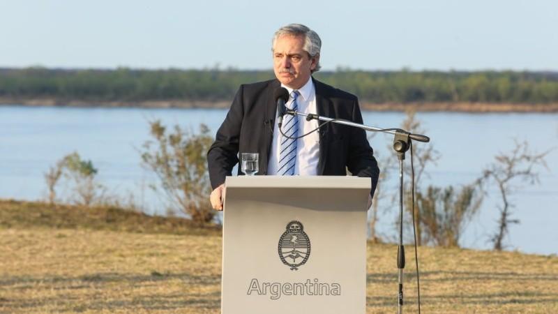 El presidente lanza dos programas para el financiamiento de proyectos industriales