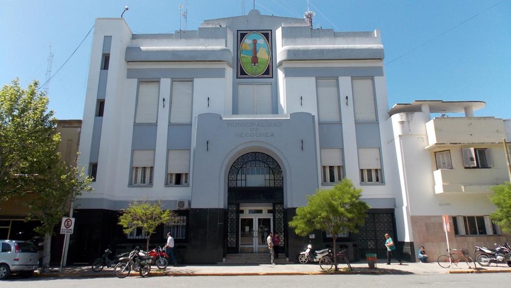 Entraron a robar a la municipalidad de Necochea y desvalijaron la oficina de la UCR