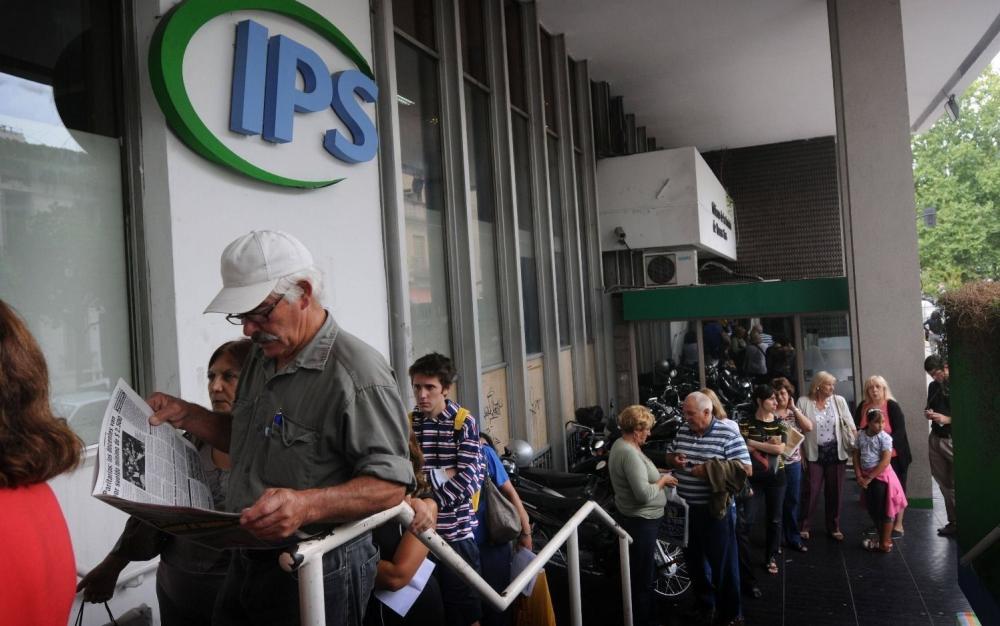Contra la inflación: Kicillof anunció un bono y aumentos en jubilaciones y pensiones
