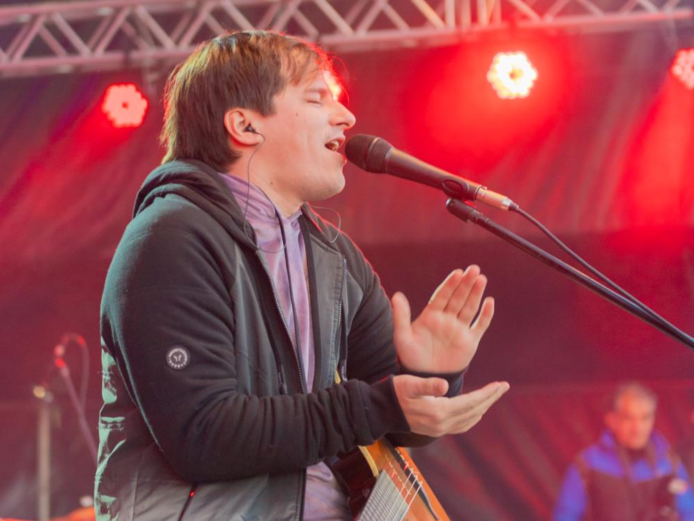 Nahuel Pennisi cantó ante una multitud en San Fernando para celebrar la Patria