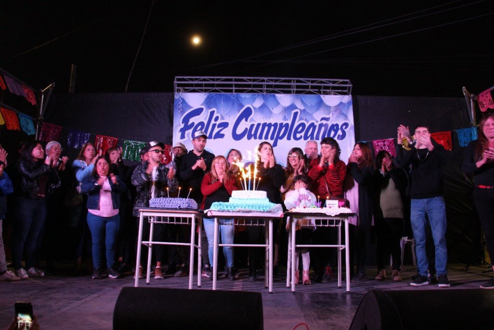 La intendenta celebró su cumple en el barrio, a pura emoción: “Lloré varias veces”