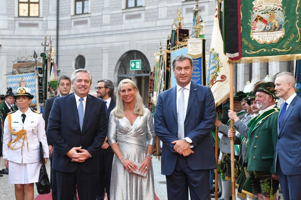 Alberto Fernández participó de la bienvenida a los países invitados al G-7