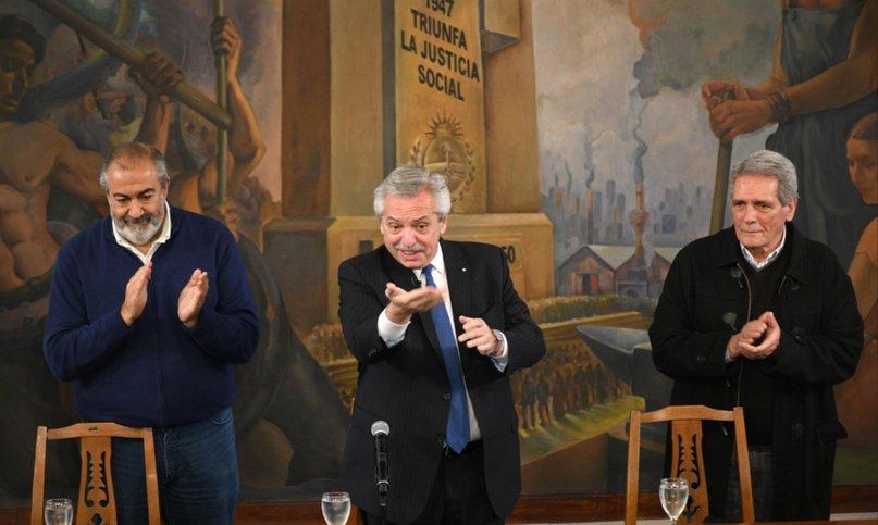 Con la CGT como escolta, Alberto homenajeó a Perón y le tiró algún palito a CFK