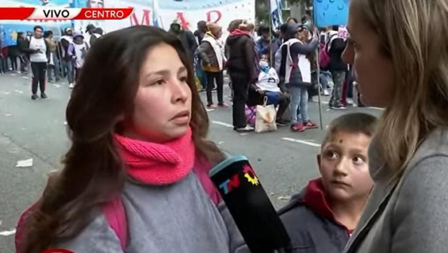 “Yo trabajo para el prójimo”: mirá la nota completa a la manifestante