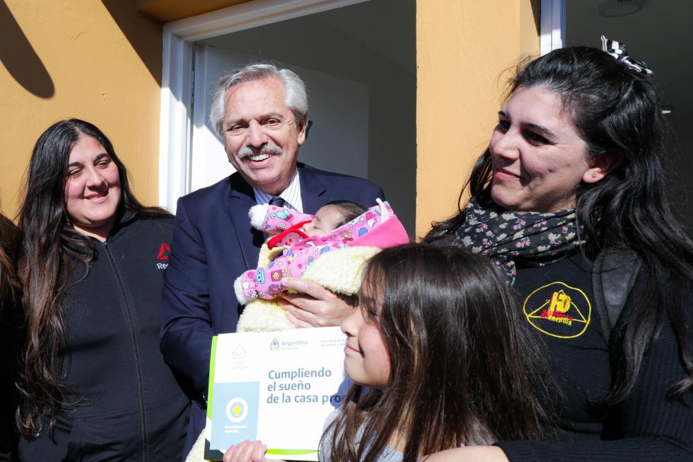 Alberto Fernández: “Ni la obra pública, ni la vivienda se van a paralizar”