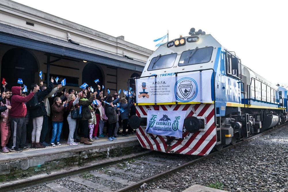 Regreso del tren: “Vuelve a fluir sangre por las venas de la Provincia”, festejó Massa