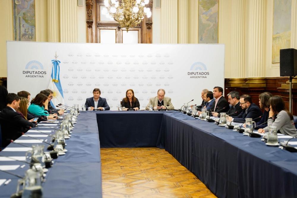 Avanzan los acuerdos para tratar el presupuesto 2023: Massa vuelve a Diputados