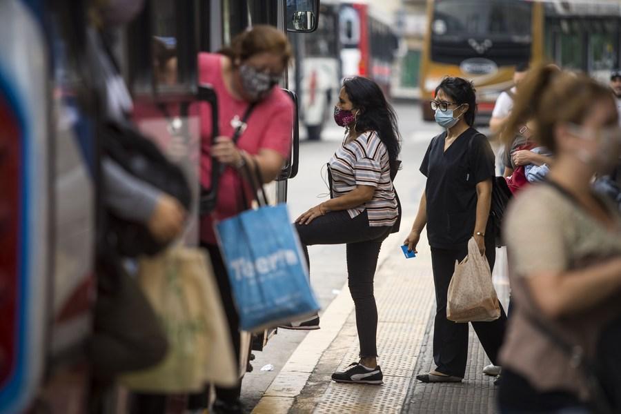 Chau barbijo: ya no es obligatorio el uso del tapabocas en Argentina