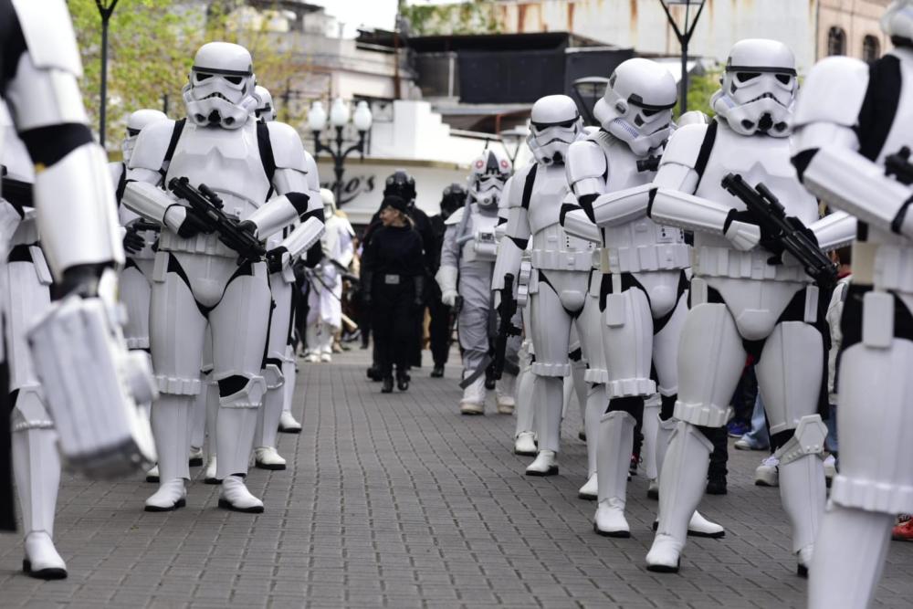 Los personajes de Star Wars protagonizaron una jornada solidaria en Almirante Brown