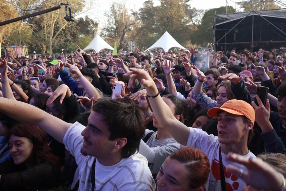 Festival Capital: veinte mil personas vibraron al ritmo de la música en la Repu