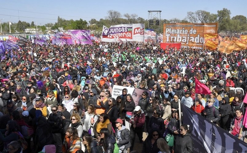 Más de 100 mil mujeres y disidencias en la marcha de cierre del Encuentro Plurinacional