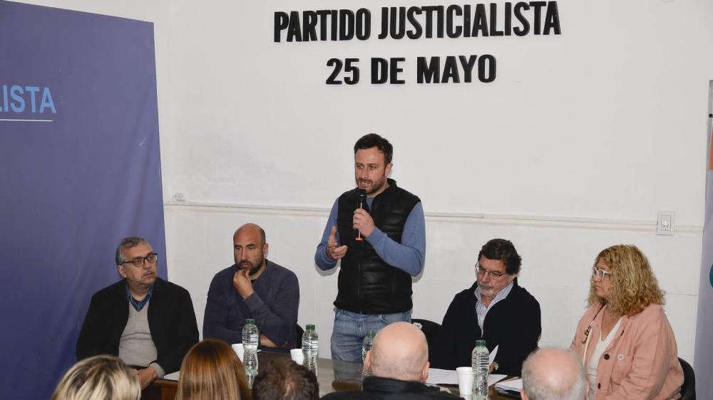 Cómo fue la jornada de trabajo por la educación que se realizó en 25 de Mayo