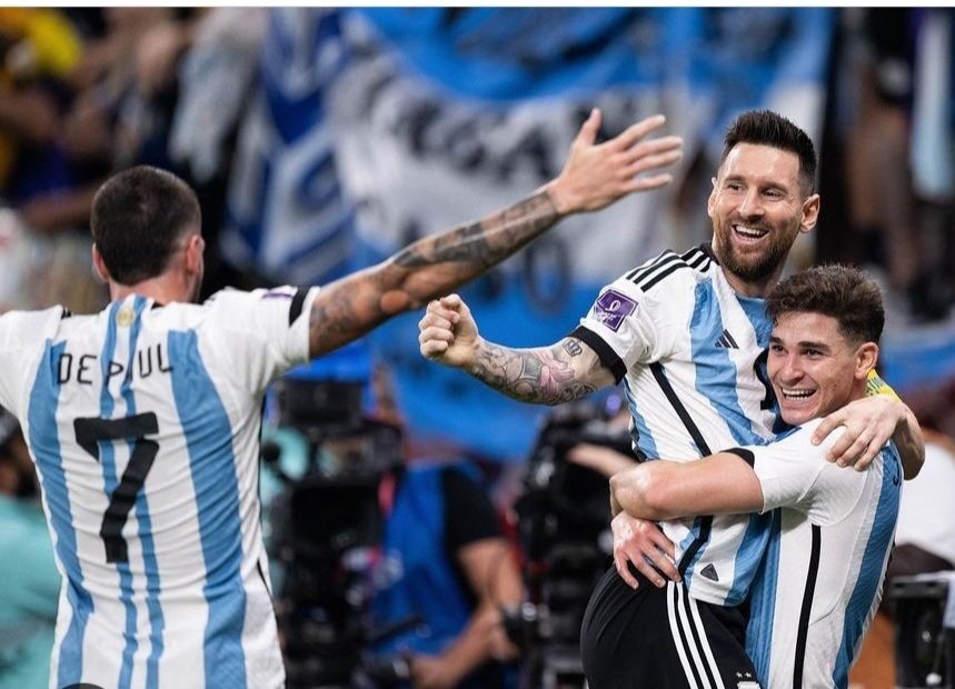 Sufriendo pero se ganó: Argentina está en cuartos y la política festeja en redes