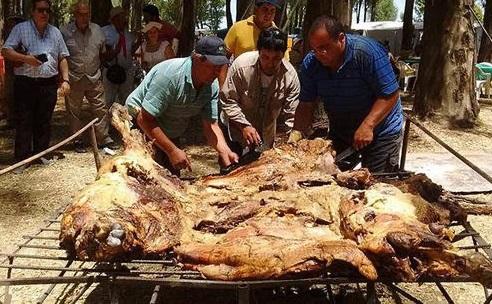 Germania, a pleno: gran cierre de la Fiesta de la Vaquillona asada con Cuero