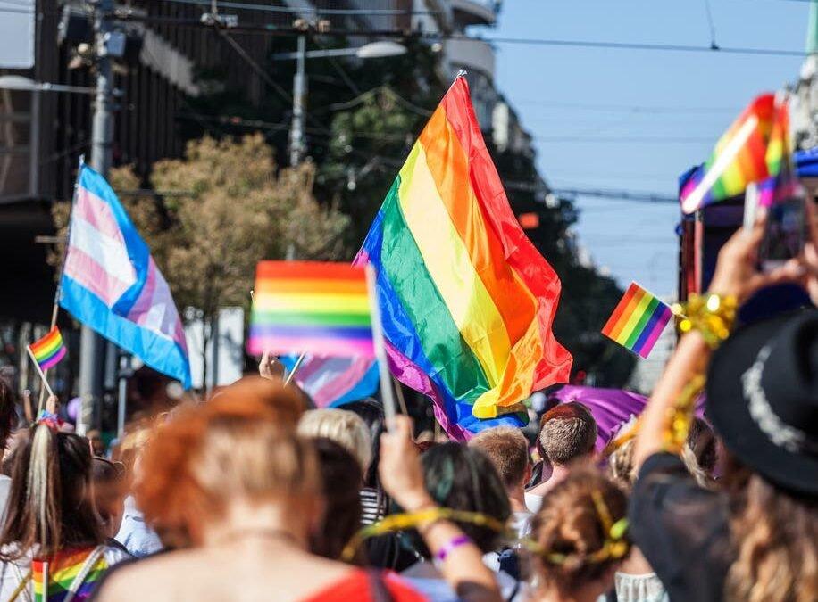 Se viene la primera Marcha del Orgullo en Morón: “Caminamos por les que ya no están y por les que vendrán”