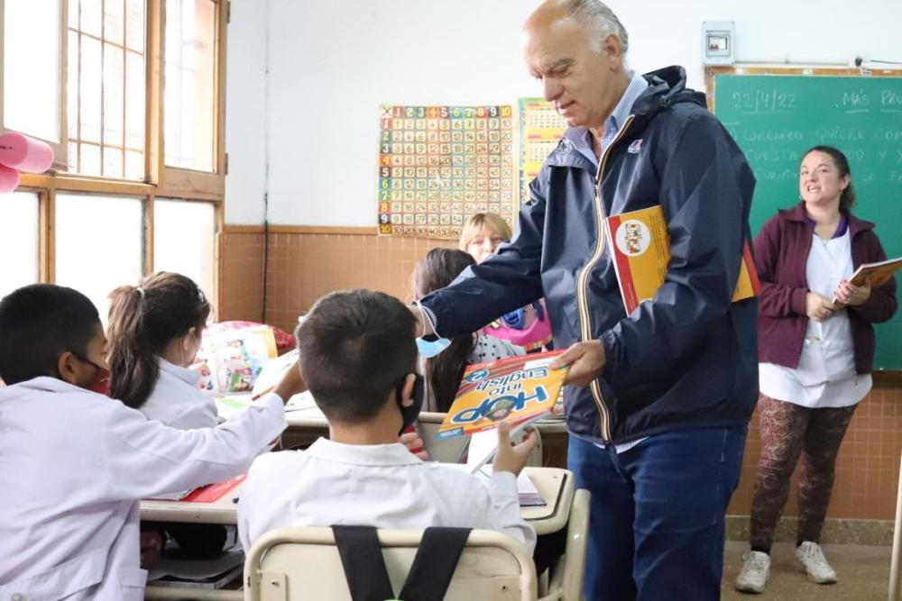 Intendente amarillo propone descentralizar en los municipios la educación pública