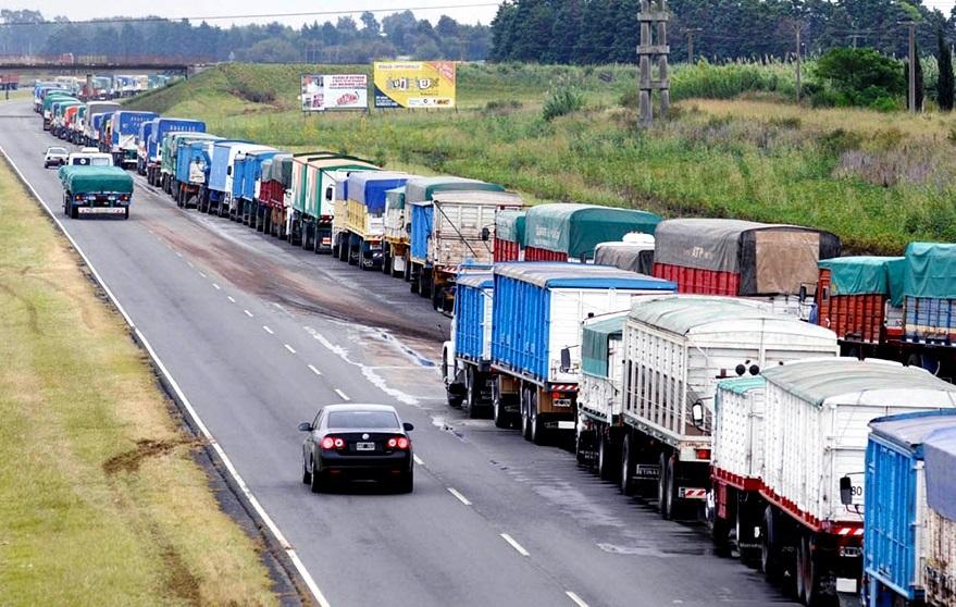 Recambio turístico: restringen la circulación de camiones en todo el país