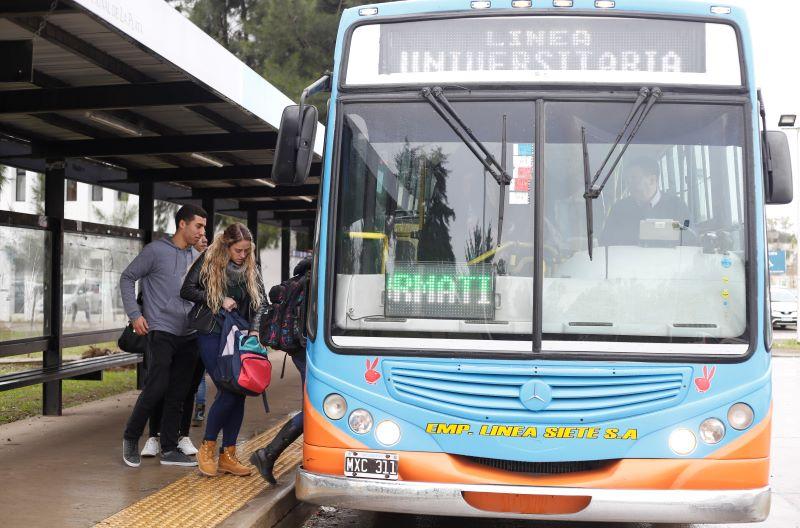 UNLP: se reanudó el servicio de la Línea Universitaria de micros