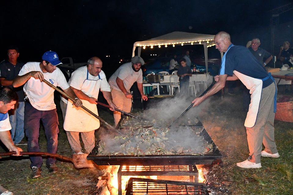 El cordero al disco tiene su gran fiesta en los pagos de Indio Rico