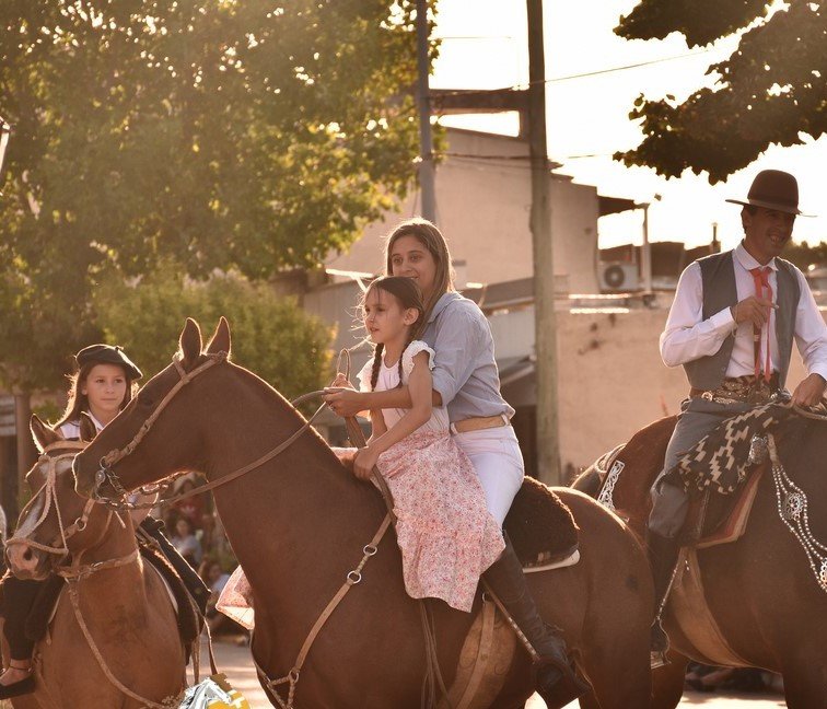 Otro finde fiestero en la Provincia: cerveza, potrillo, Bon-Odori y más carnaval