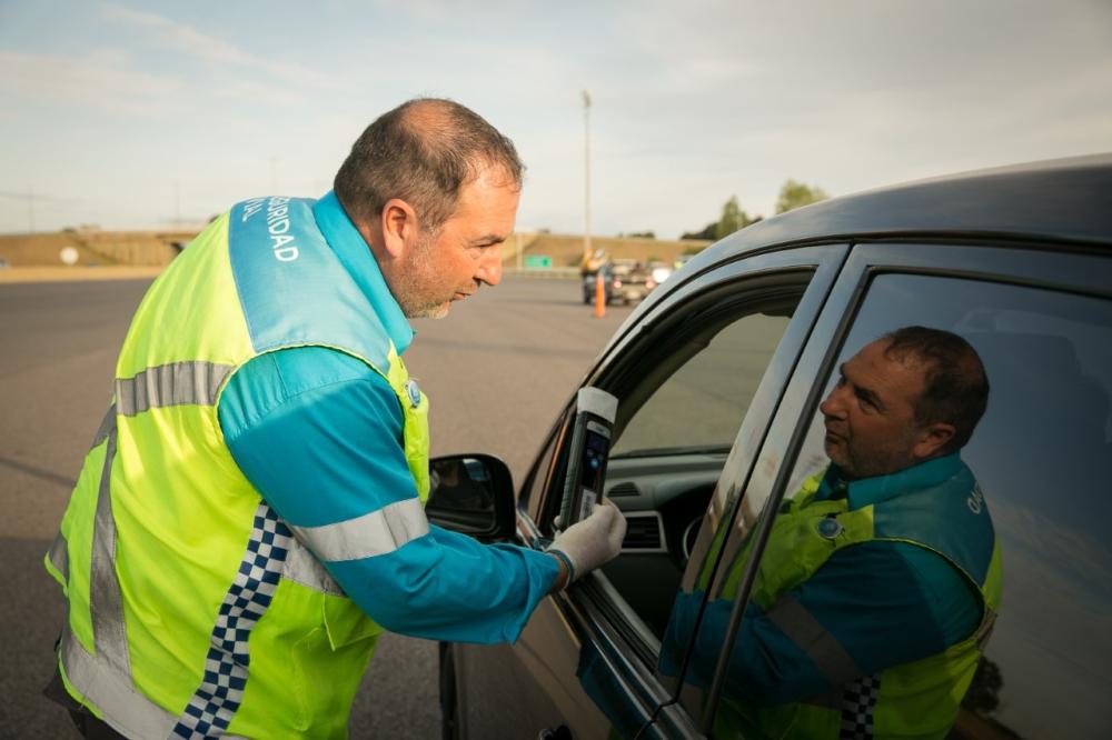 Finde largo: fuerte operativo rutero contra banquineros y alcohol al volante