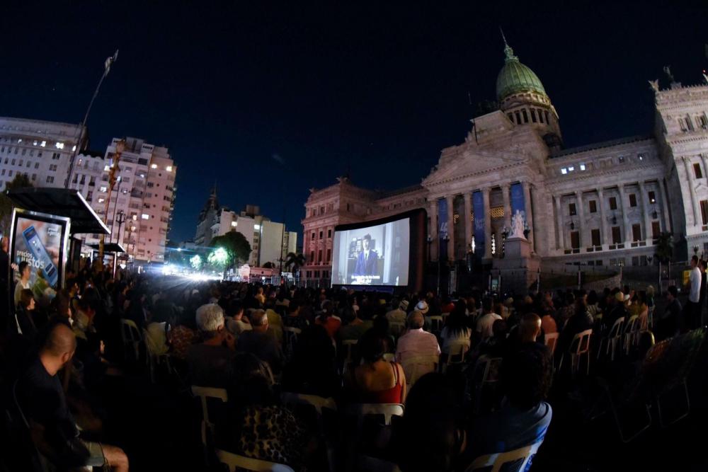 Más de 3 mil personas disfrutaron de “Argentina, 1985” gratis en el Congreso