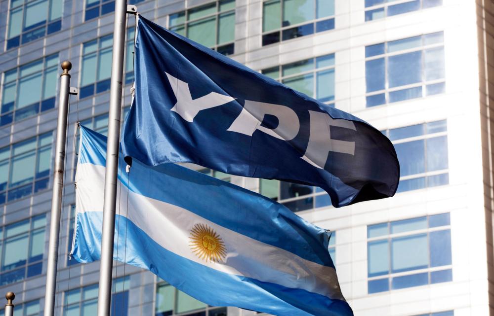 Kicillof y referentes oficialistas alertan “embestida buitre” para privatizar YPF