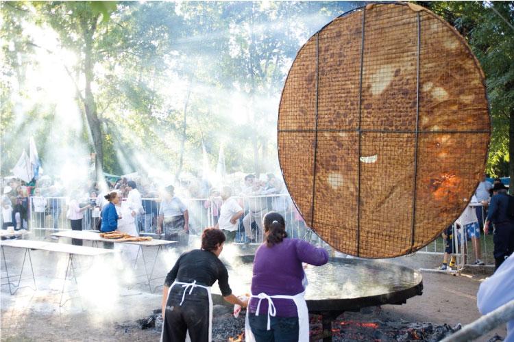 Se realiza en Mercedes la Fiesta Nacional de la Torta Frita: cronograma y detalles