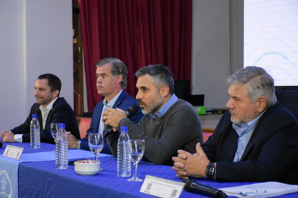 Girard pidió “redoblar esfuerzos para lograr mayor equidad y progresividad en la estructura tributaria”