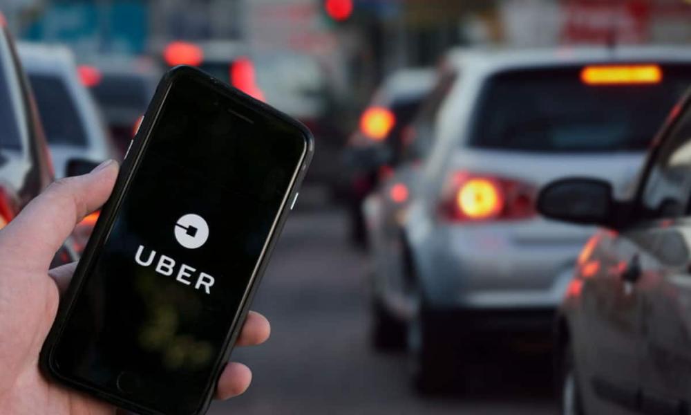 "No voy en taxi, voy en Uber": liberales en distrito PRO, a favor de las app