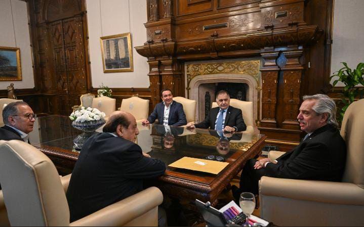 El presidente se reunió con la mesa chica de intendentes del Conurbano: repercusiones