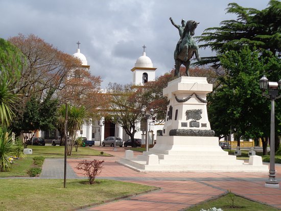 Chascomús clavó finde largo de seis días: hoy festeja los jóvenes 244 años