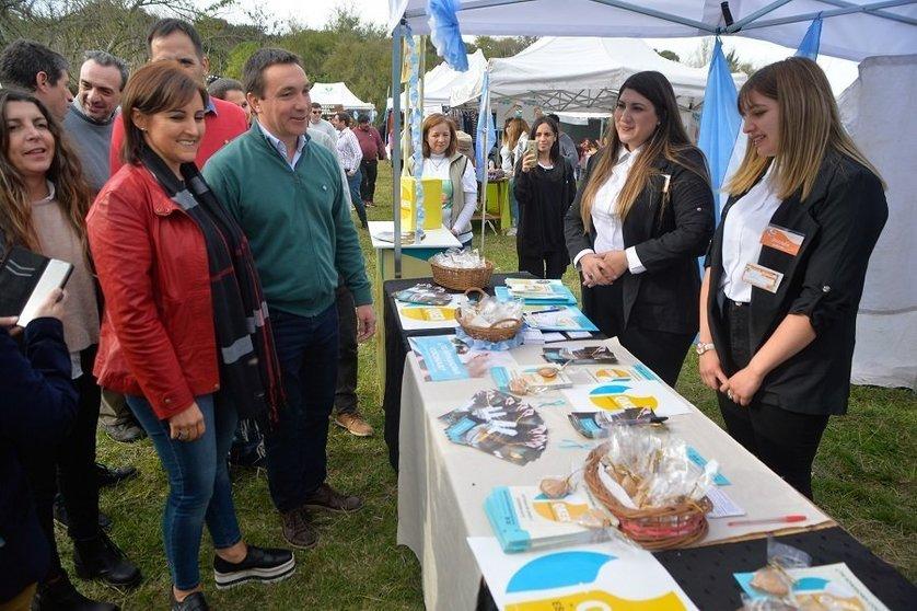 Tremendo finde fiestero en la Provincia: costillar asado, torta negra, miel y más