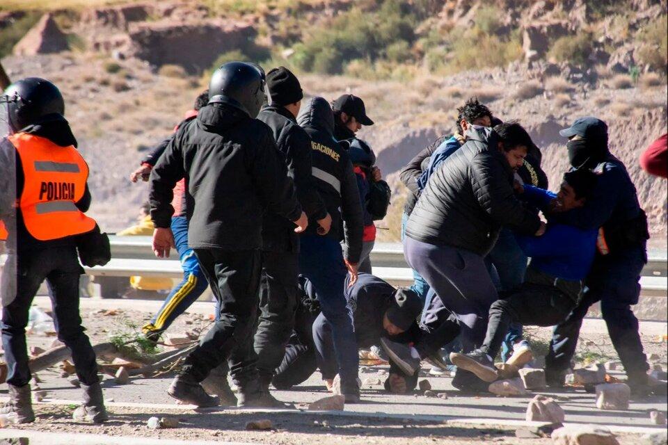 Incidentes en Mar del Plata por la represión en Jujuy: vandalizaron un local del PRO