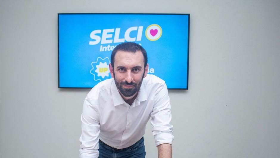 “Un movimiento Selci”: el hit de un candidato peronista que arrasa en las redes