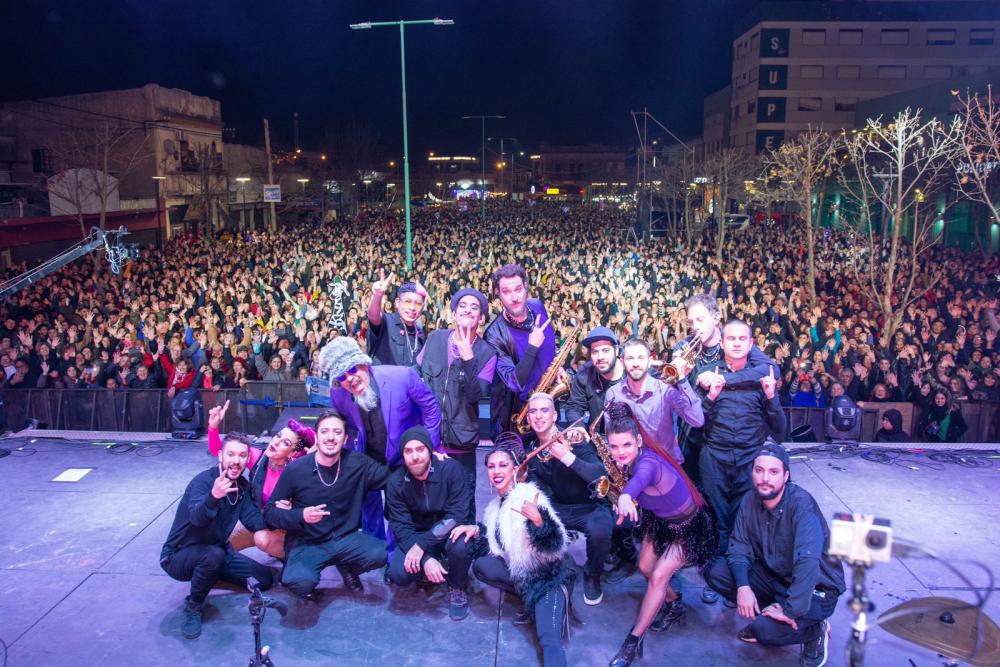 La Delio Valdez la rompió en Ensenada ante más de 20 mil personas