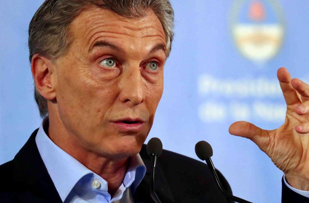 Macri se tiró flores por el Gasoducto y le sacudieron fuerte: “Andá pa´ allá, bobo”