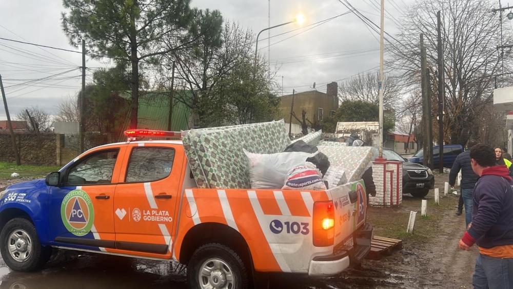 El día después de las inundaciones en La Plata: cómo es el operativo de asistencia