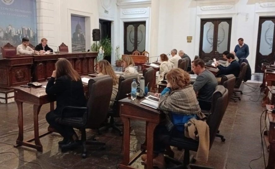 Sesión express: Concejo Deliberante deliberó 4 minutos y un edil se fue antes