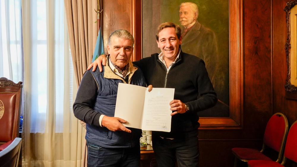 El sobreviviente Carlos Páez Vilaró fue declarado huesped de honor de La Plata