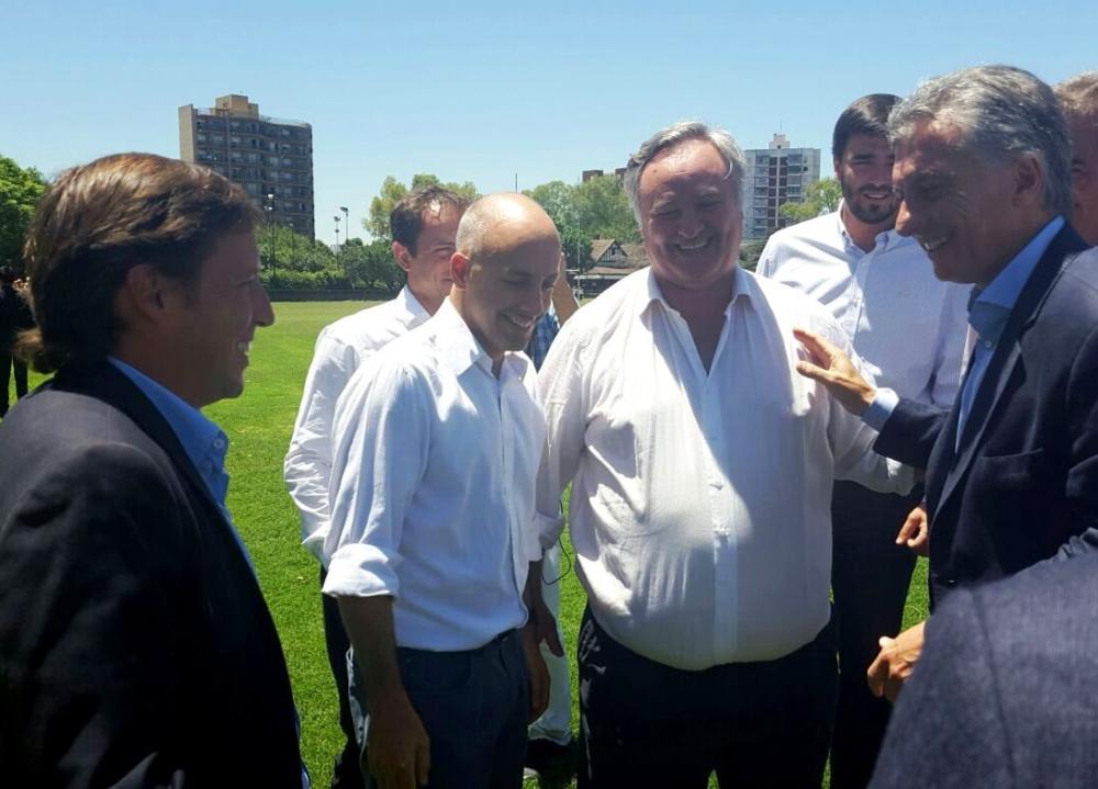 Intendente PRO se hizo el picante con Kicillof y le recordaron “los masajes” a Macri