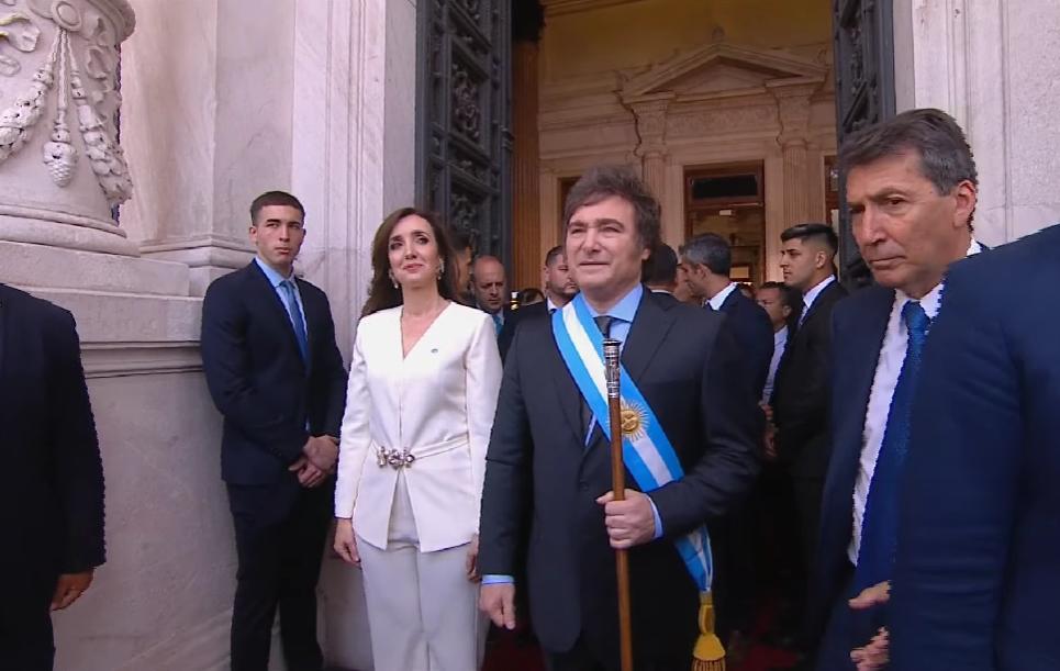 Javier Milei ya es el nuevo presidente de los argentinos