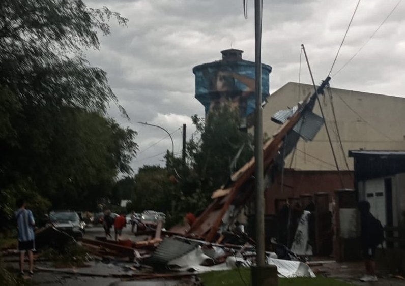 Tragedia en Miramar: fuerte temporal, muerte, graves destrozos y manos a la obra