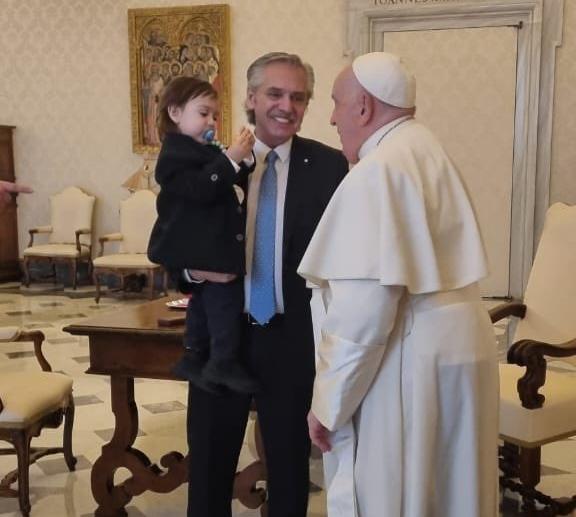 El Papa recibió al expresidente Alberto Fernández en el Vaticano