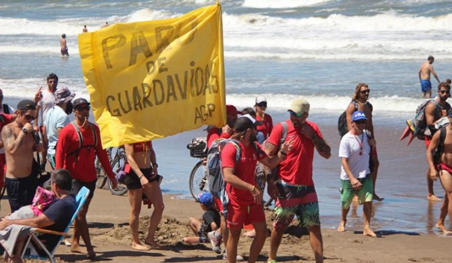 En reclamo de un aumento salarial, guardavidas realizarán un paro en Pinamar