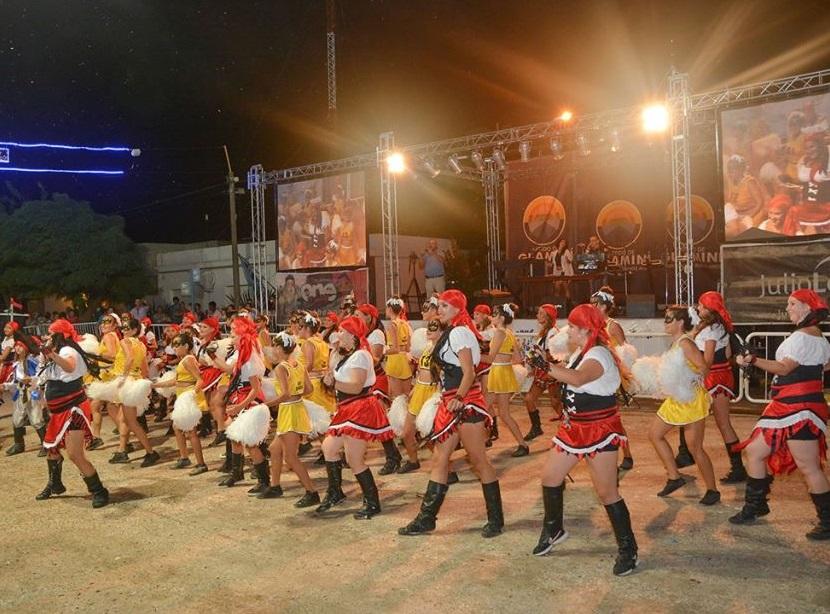 Finde bonaerense bien fiestero: tomate, frambuesa, carbonada y mucho carnaval