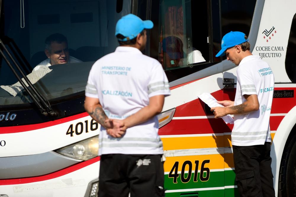 Operativo de Sol a Sol: retiraron de funcionamiento 25 colectivos para proteger a turistas