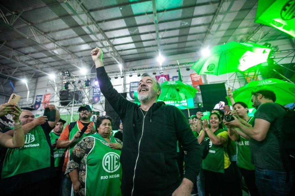 Los trabajadores, dicen: “Quienes votaron la ley Ómnibus traicionan el mandato popular”